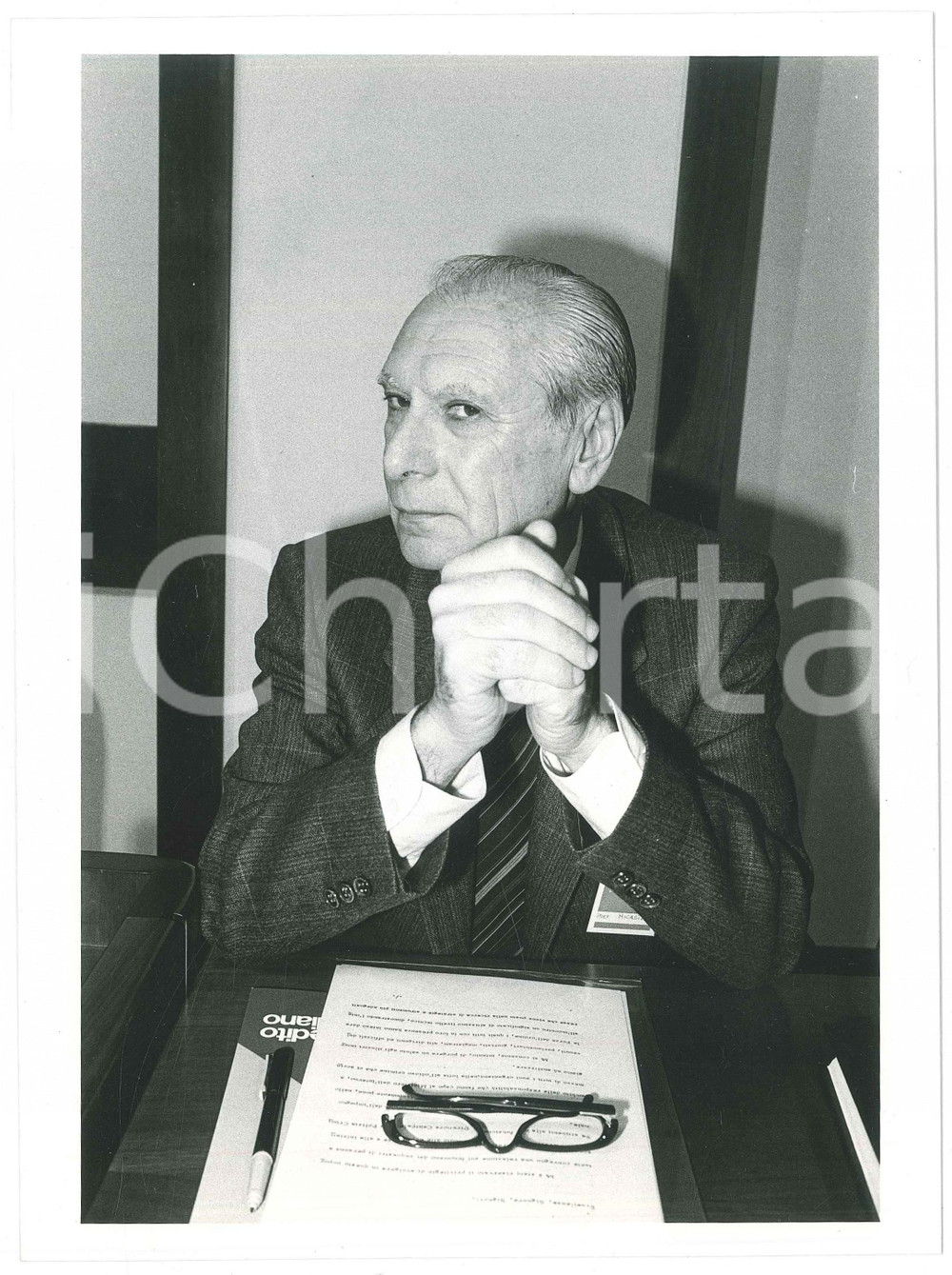 Fotografia d epoca originale 1985 ca MILANO Criminalpol Prefetto Renato NICASTRO Ritratto  Foto 18x24 cm 1