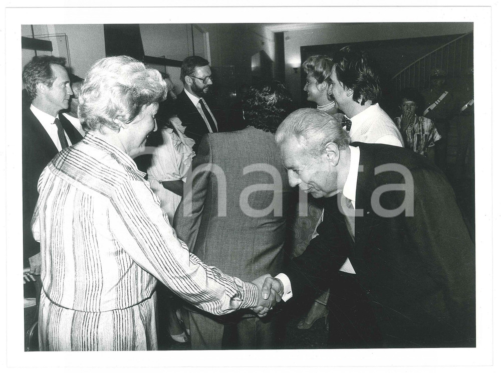 Fotografia d epoca originale 1985 ca VENEZIA  MOSTRA DEL CINEMA Tina ANSELMI Gianluigi RONDI Foto 1 1