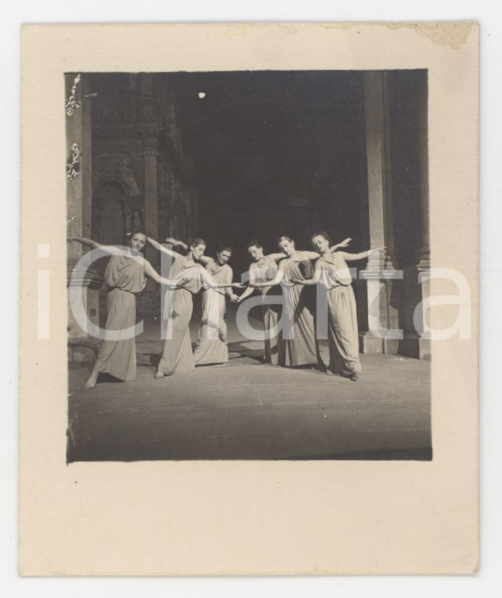 Fotografia d epoca originale 1930 ca VICENZA Teatro Olimpico  Spettacolo classico  Danza  Foto 7x8 cm 1
