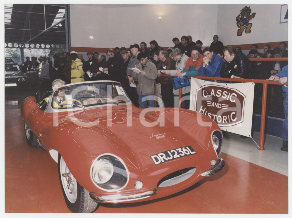 Fotografia d epoca originale 1995 ca LONDON Jaguar XK SS Replica by Proteus BRITISH CAR AUCTIONS Photo 20x15 1