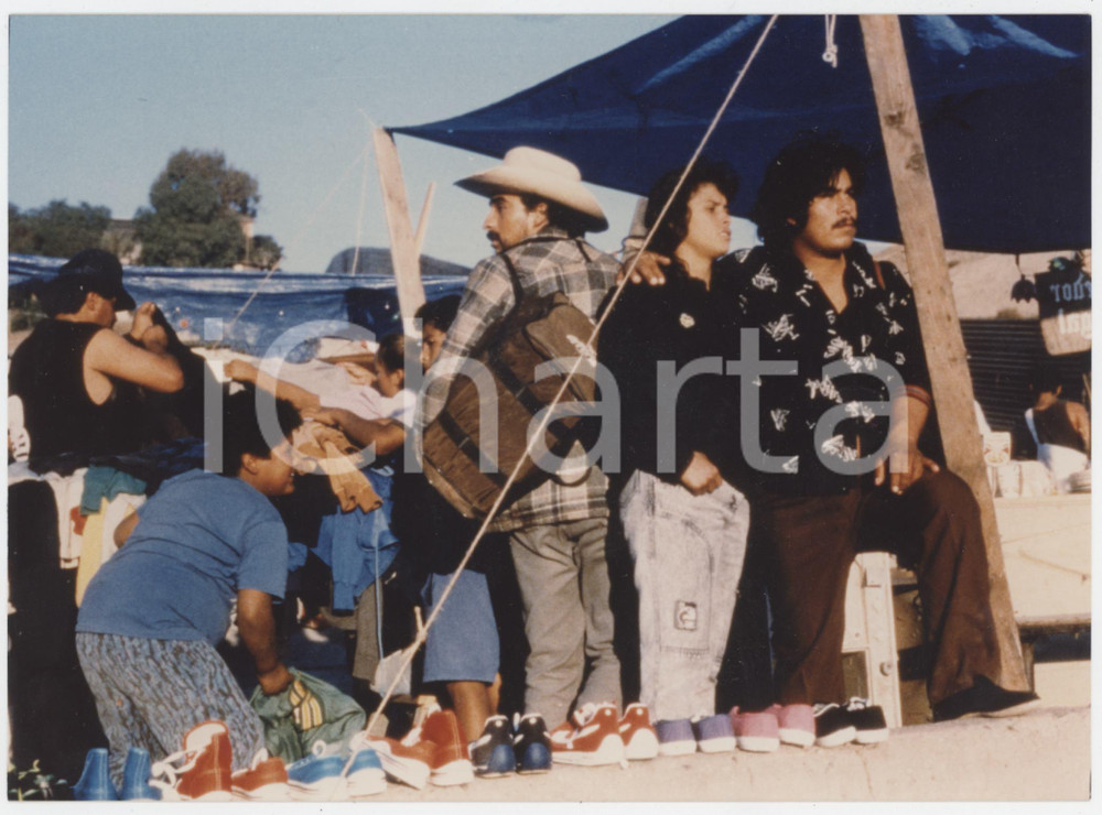 Materiale cinematografico d’epoca 1994 CINEMA El jardÃ­n del EdÃ©n/Motel Eden Regia di Maria NOVARO  Foto 17x13 1