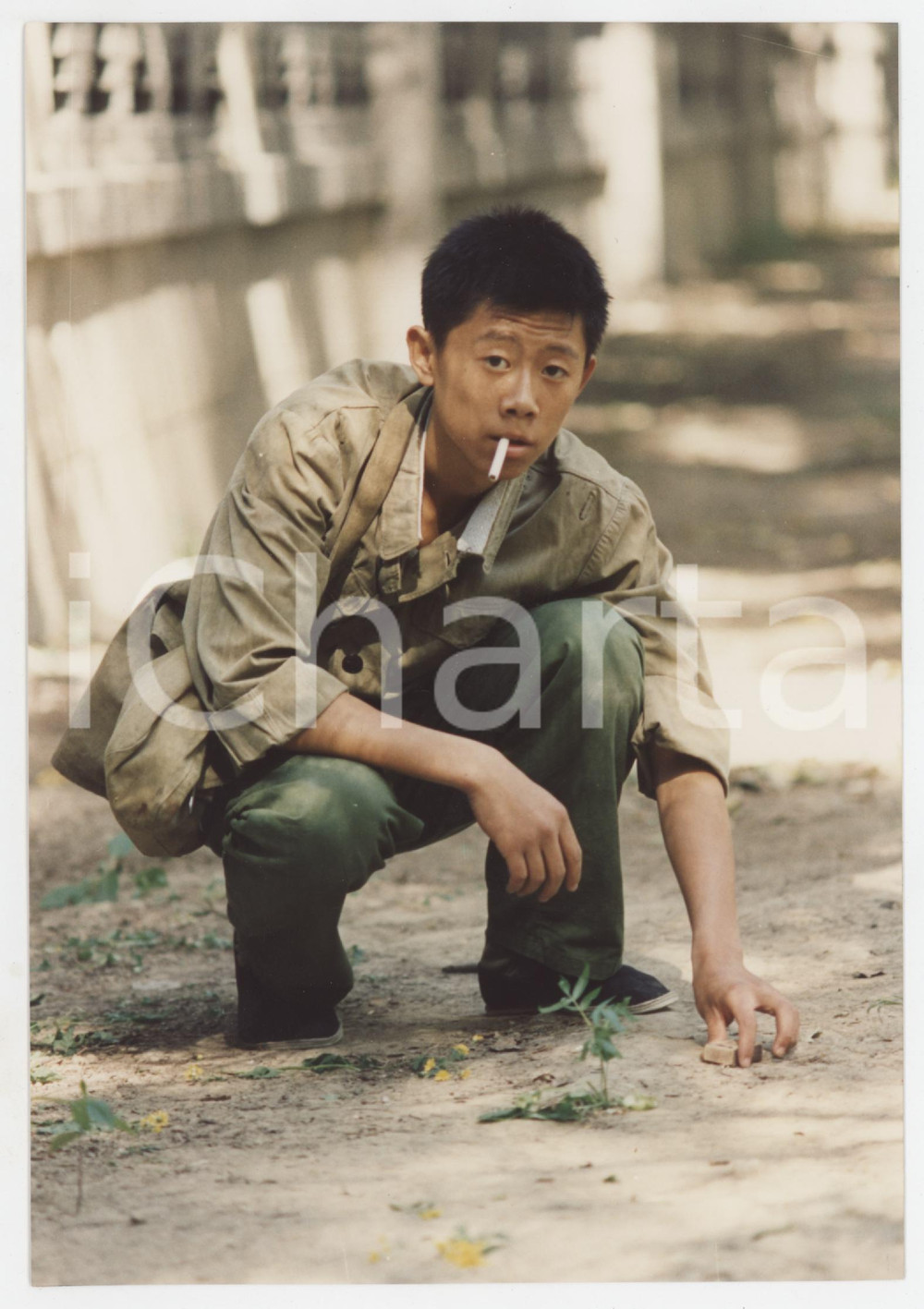 Materiale cinematografico d’epoca 1994 CINEMA Yangguang Canlan de Rizi di Jiang WEN  Yu XIA Ritratto  Foto 1