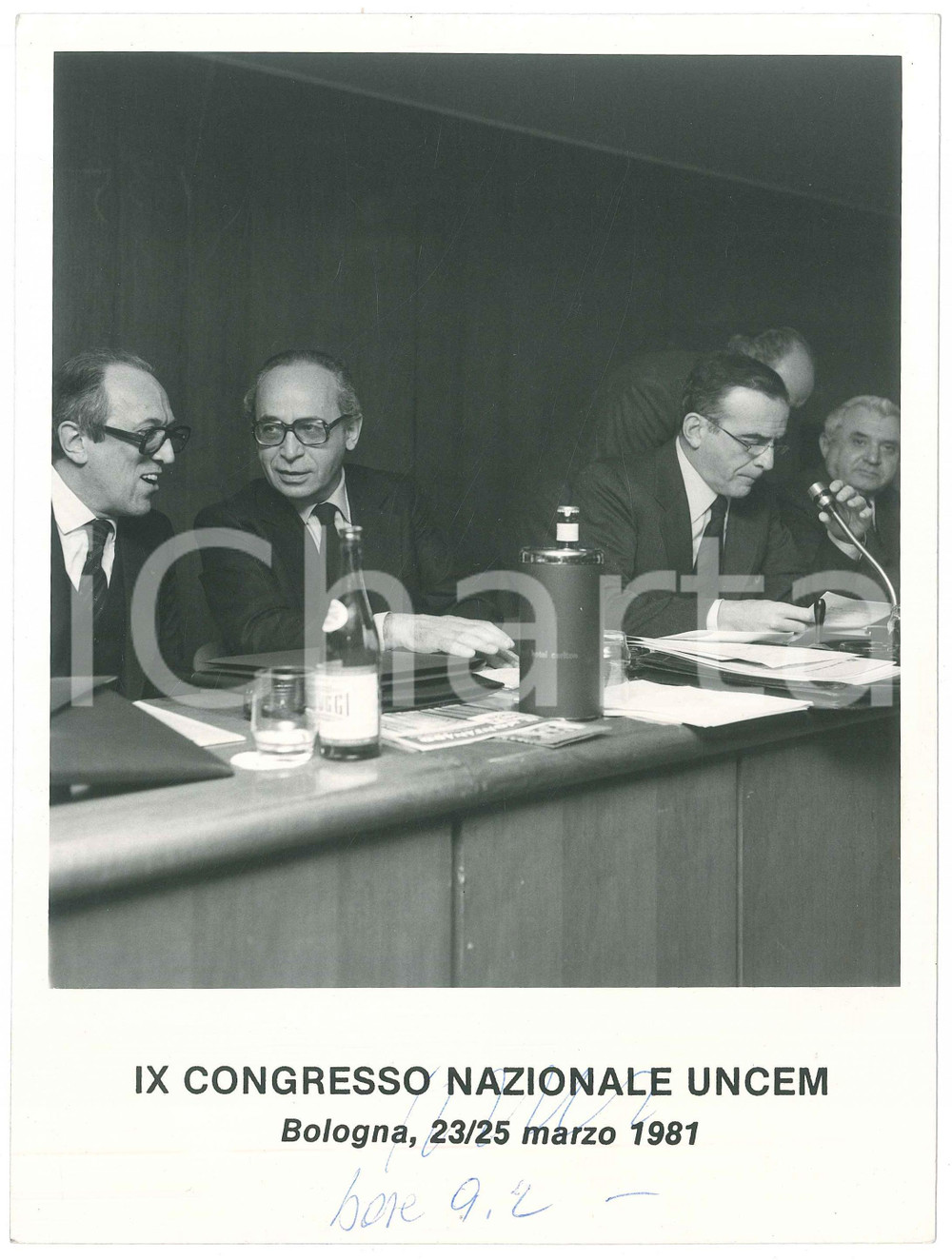 Fotografia d epoca originale 1981 BOLOGNA IX Congresso Nazionale UNCEM  Tavolo oratori 2  Foto 18x24 1