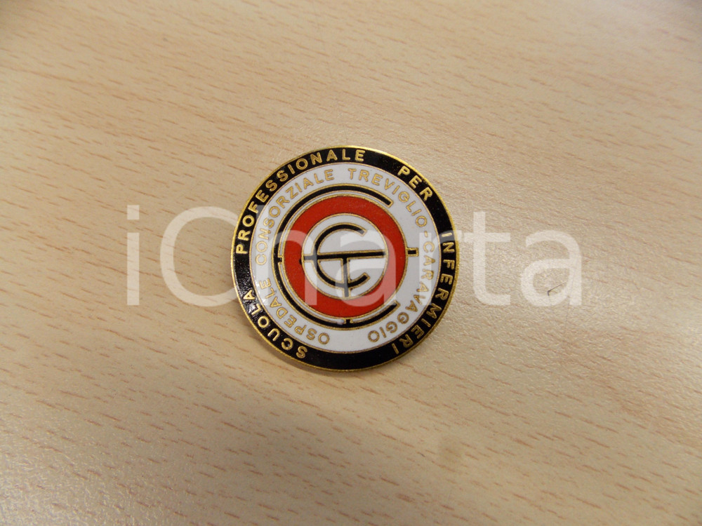 Opera d’arte autentica 1973 OSPEDALE TREVIGLIO  CARAVAGGIO Scuola per infermieri Spilla Diametro 3cm 1