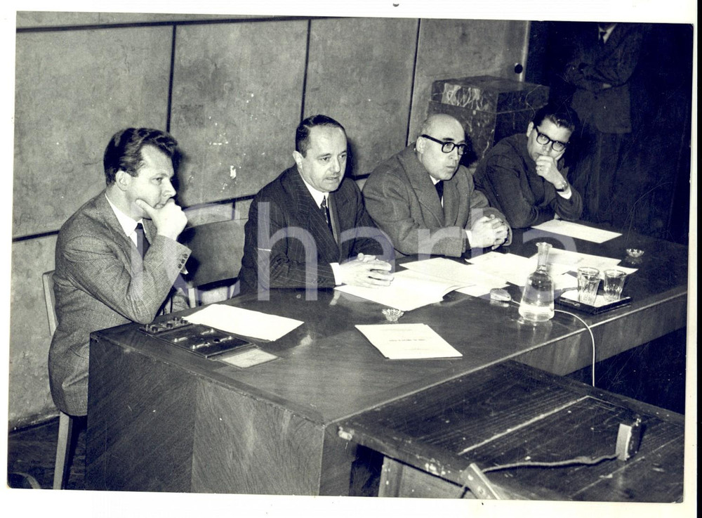 Fotografia d epoca originale 1957 ROMA Cesare ZAVATTINI e Giuseppe BRUSASCA alla conferenza del Cinema 1