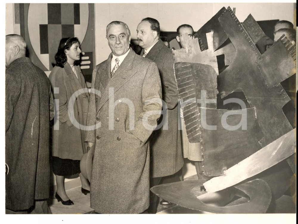 Fotografia d epoca originale 1955 ROMA Ministro Pietro CAMPILLI alla VII Quadriennale di Arte Romana Foto 1