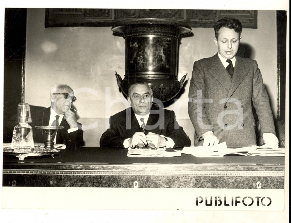 Fotografia d epoca originale 1954 NAPOLI Pietro CAMPILLI e Mario MARTINELLI al Congresso Asiatico Foto 1