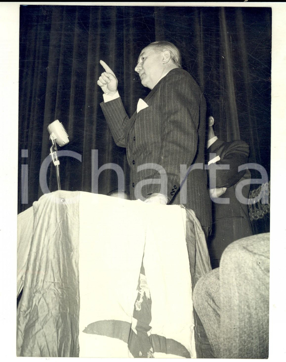Fotografia d epoca originale 1953 ROMA TEATRO VALLE On. Ettore VIOLA pro italianitÃ  di Trieste Foto 14x18 cm 1