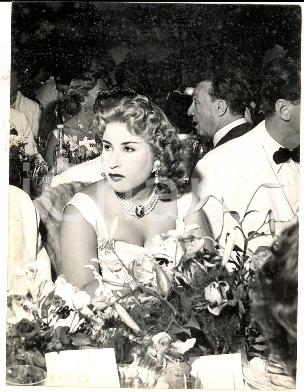 Fotografia d epoca originale 1955 MONTECARLO Narriman SADIQ d Egitto alla serata pro poliomielitici Foto 1