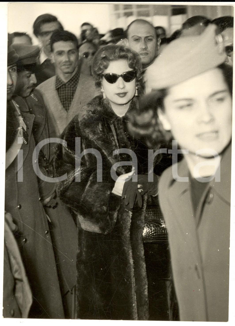 Fotografia d epoca originale 1953 ROMA CIAMPINO Partenza di Narriman SADIQ ex regina d Egitto Foto 1