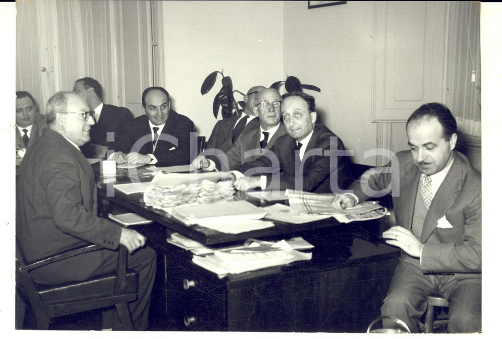Fotografia d epoca originale 1959 ROMA Giuseppe SARAGAT presiede la direzione centrale del PSDI Foto 18x13 1