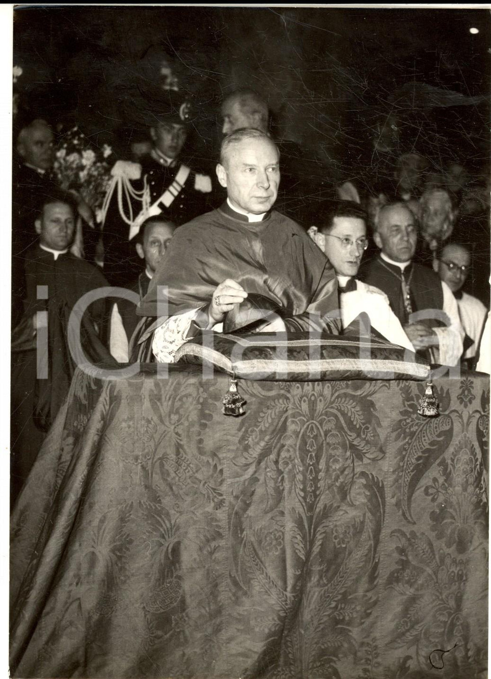 Fotografia d epoca originale 1957 ROMA Card. Stefan WYSZYNSKY ottiene il titolo di SANTA MARIA IN TRASTEVERE 1