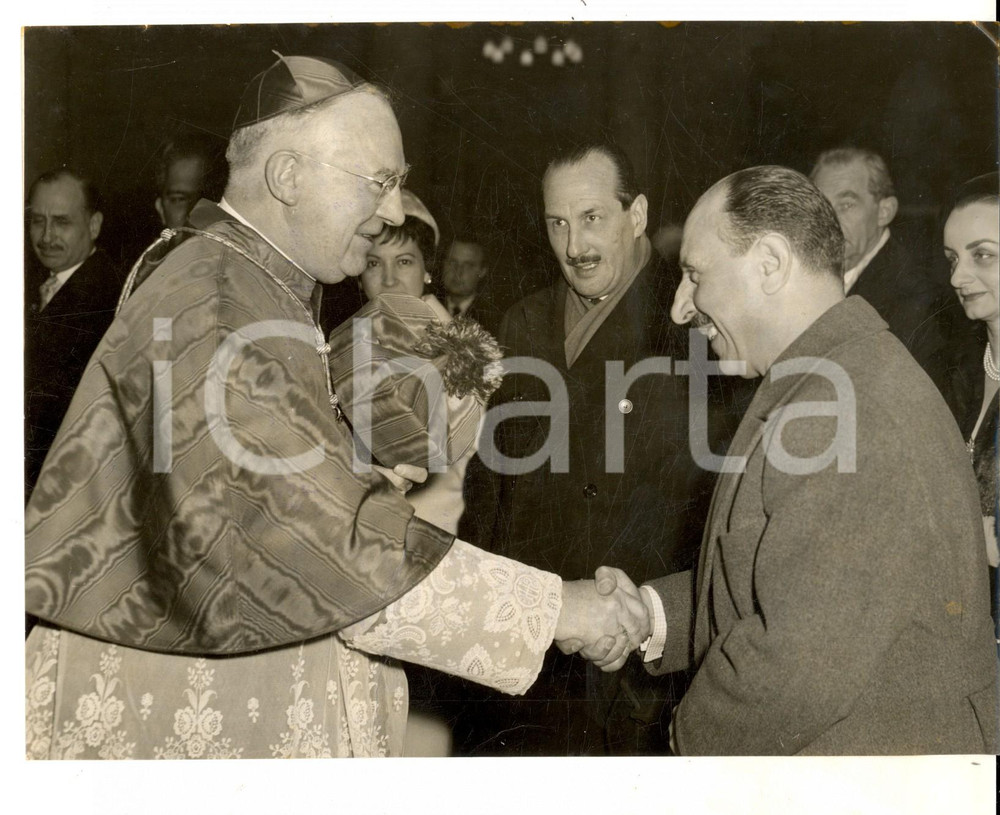Fotografia d epoca originale 1958 LONDON ST. PETER S Church  Archibishop Gerald O HARA with Charles FORTE 1
