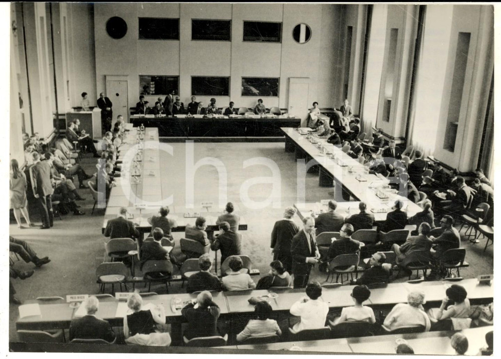 Fotografia d epoca originale 1968 GINEVRA Conferenza sul disarmo  I lavori delle 18 nazioni Foto 18x13 cm 1