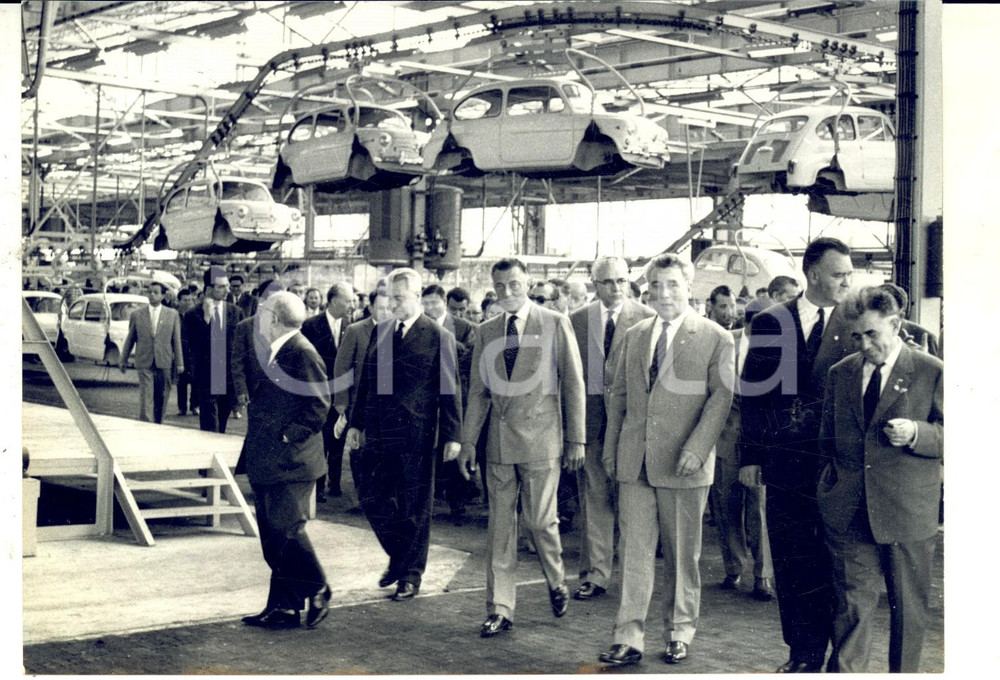 Fotografia d epoca originale 1962 KRAGUJEVAC Giovanni AGNELLI e Aleksandar RANKOVIC inaugurano fabbrica FIAT 1