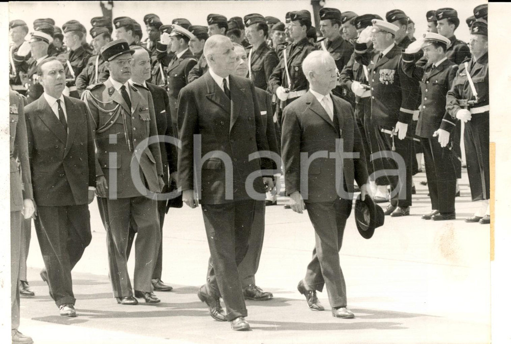 Fotografia d epoca originale 1961 PARIS Il presidente Heinrich LUBKE accolto dal gen. Charles DE GAULLE 1