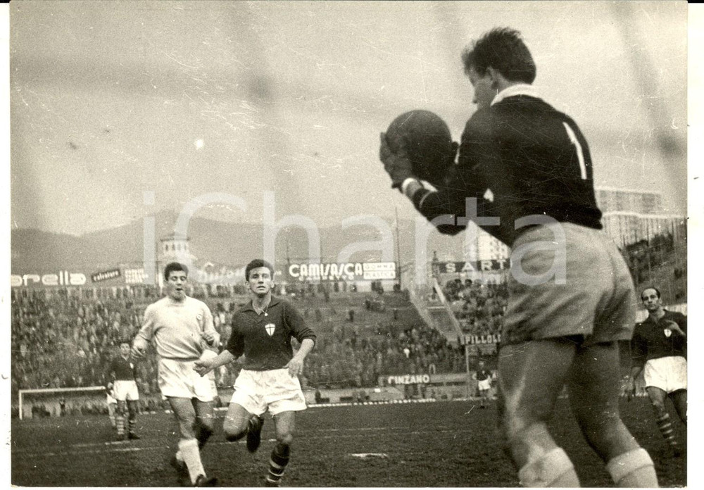 Fotografia d epoca originale 1960 ca CALCIO SERIE A Parata durante il derby GENOA SAMPDORIA Foto 18x13 cm 1