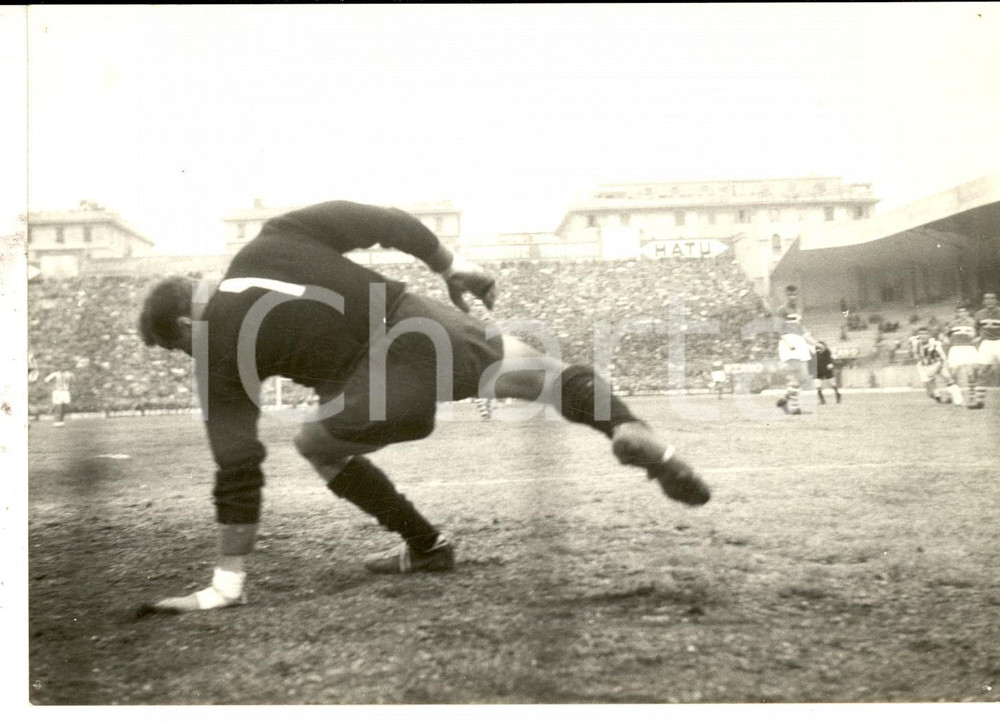 Fotografia d epoca originale 1960 ca CALCIO SERIE A SAMPDORIAGENOA Portiere in azione Fotografia 18x13 cm 1
