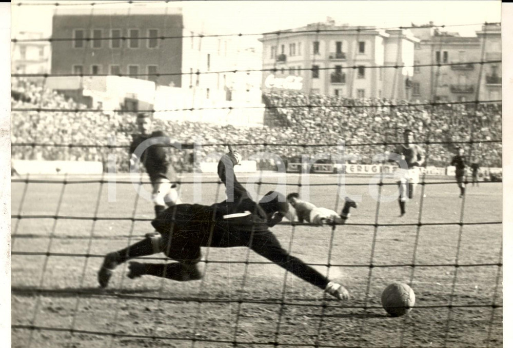 Fotografia d epoca originale 1959 CALCIO SERIE A NAPOLIGENOA Goal di Paolo BARISON Foto 18x13 cm 1