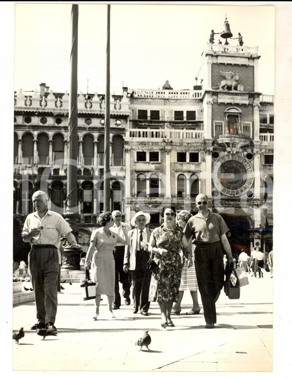 Fotografia d epoca originale 1960 ca VENEZIA Nozze d argento per quattro coppie internazionali Foto 14x18 cm 1