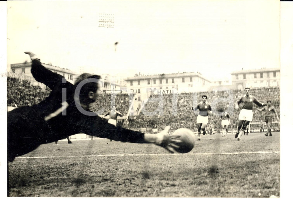 Fotografia d epoca originale 1960 ca CALCIO SERIE A Parata durante una partita del GENOA  Foto 18x13 1