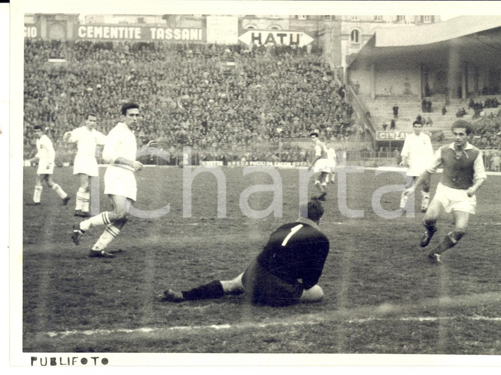Fotografia d epoca originale 1960 ca CALCIO SERIE A Parata durante partita del GENOA  Fotografia 18x13 1