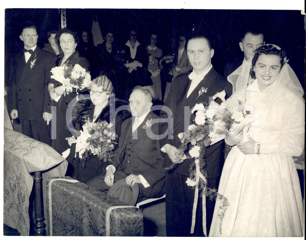 Fotografia d epoca originale 1953 WIEN Family THIESS celebrating golden, silver and a new wedding Photo 20x15 1