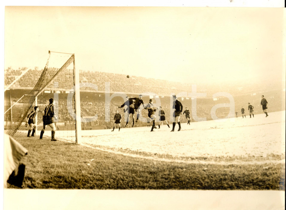 Fotografia d epoca originale 1959 CALCIO SERIE A INTERGENOA Respinta del portiere Enzo MATTEUCCI Foto 1