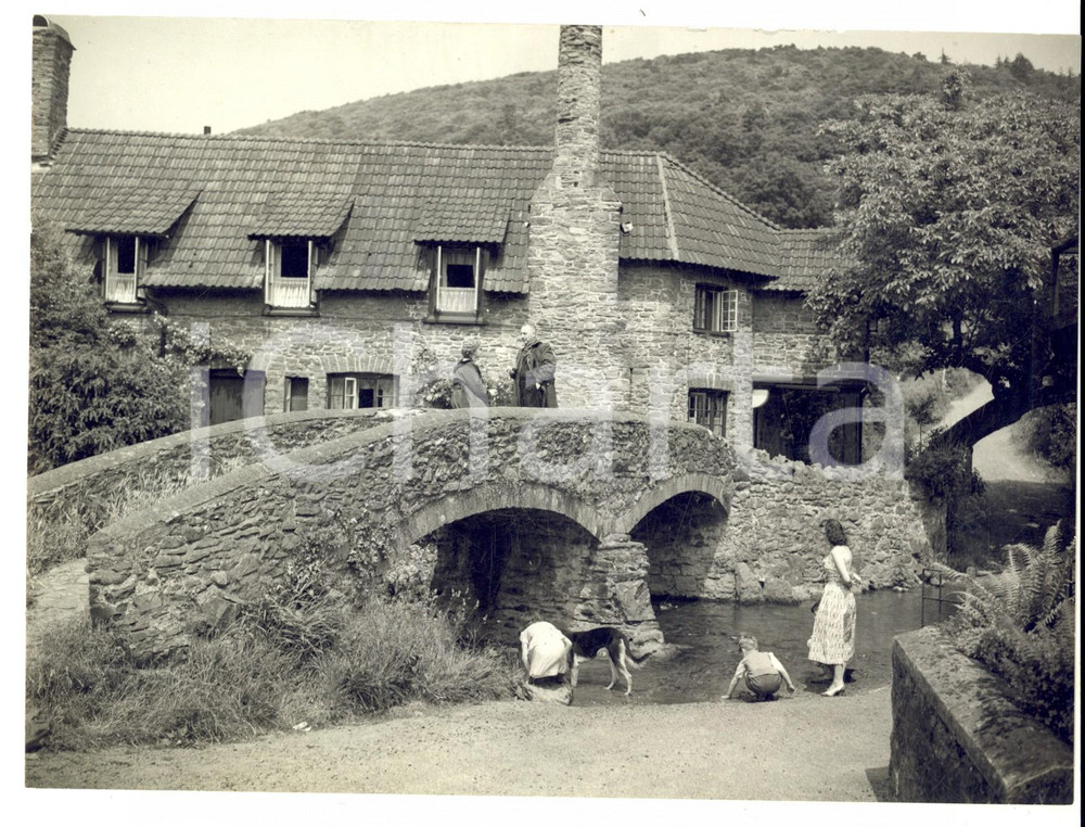Fotografia d epoca originale 1955 ALLERFORD SOMERSET, UK The ancient Packhorse Bridge Photo 18x13 cm 1