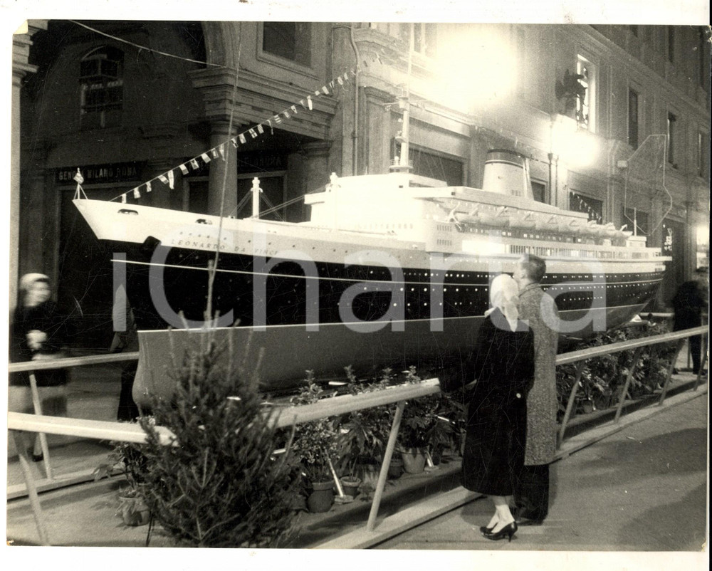Fotografia d epoca originale 1959 GENOVA Il modellino della LEONARDO DA VINCI in allestimento Foto 24x18 1