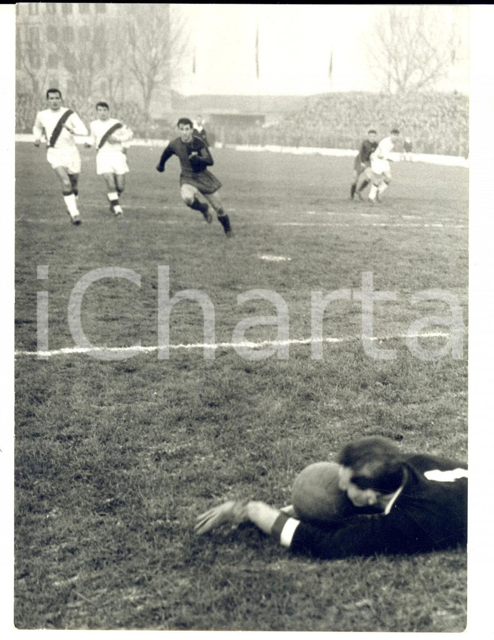 Fotografia d epoca originale 1960 CALCIO SERIE B MONZA GENOA Parata di Antonio RIGAMONTI Foto 13x18 cm 1