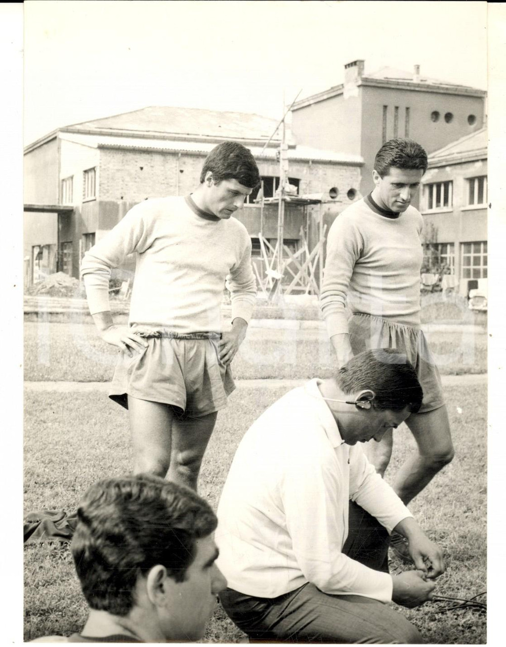 Fotografia d epoca originale 1963 MONDOVI  CALCIO Ritiro del GENOA  Maurizio BRUNO e Marcos LOCATELLI Foto 1