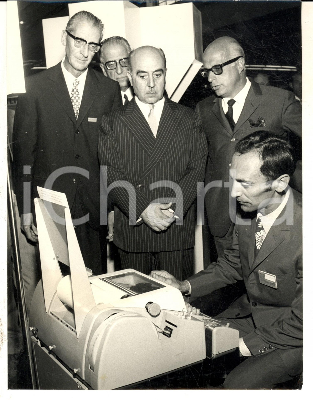 Fotografia d epoca originale 1970 MILANO Ministro Giacinto BOSCO inaugura mostra elettrodomestici Foto 18x24 1