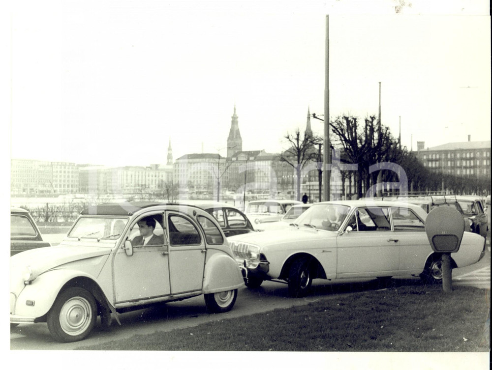 Fotografia d epoca originale 1960 ca AMBURGO/ HAMBURG D Una trafficata strada del centro Fotografia 24x18 1
