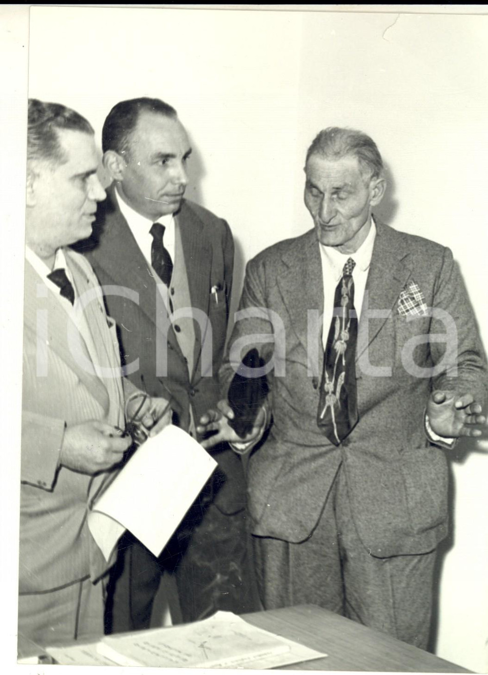 Fotografia d epoca originale 1960 NAPOLI Ergastolano Ignazio CAPRA graziato dal Presidente Foto 13x18 cm 1