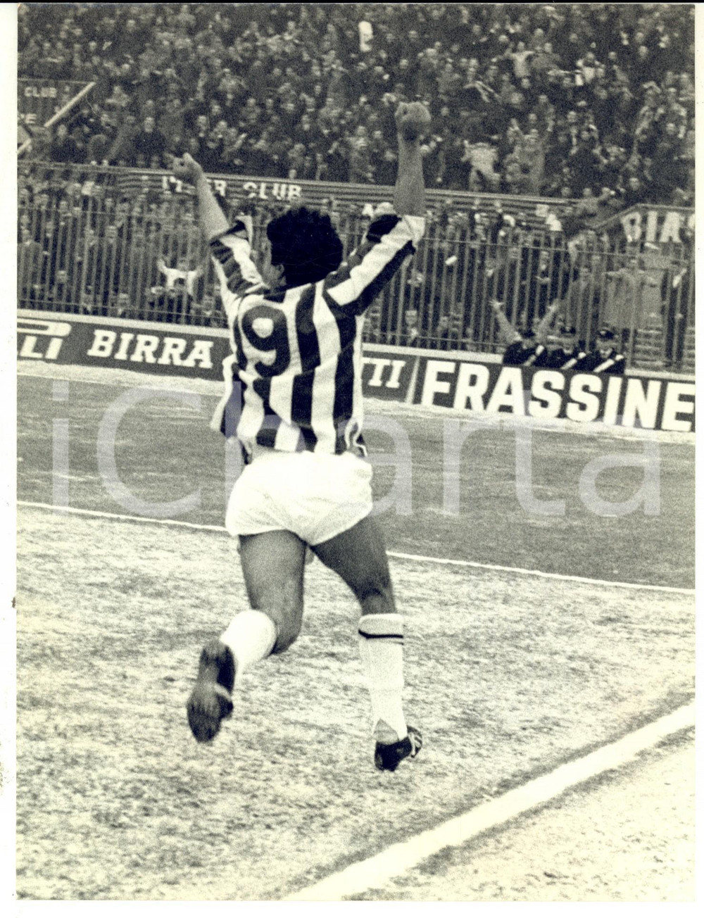 1969 CALCIO INTER-JUVENTUS Esultanza di Pietro ANASTASI dopo il 2° goal *Foto