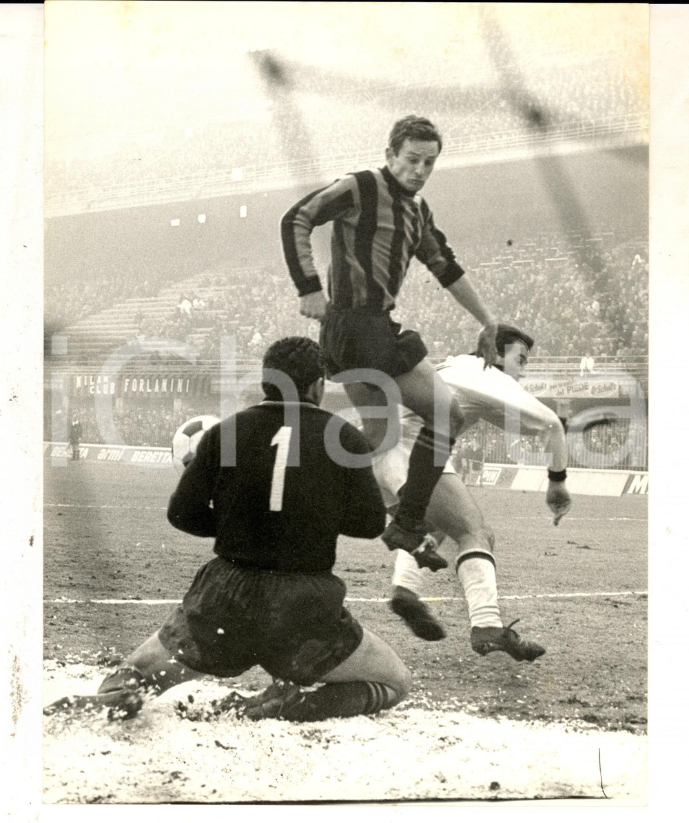 Fotografia d epoca originale 1966 CALCIO MILANATALANTA 00 Contrasto davanti alla porta Foto 18x24 cm 1