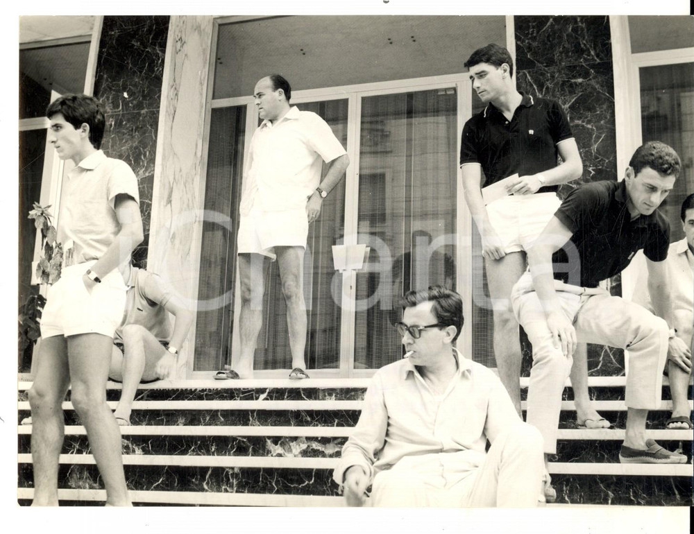 Fotografia d epoca originale 1963 MONDOVI  CALCIO Ritiro del GENOA  Luigi MERONI e Bruno BAVENI Foto 1
