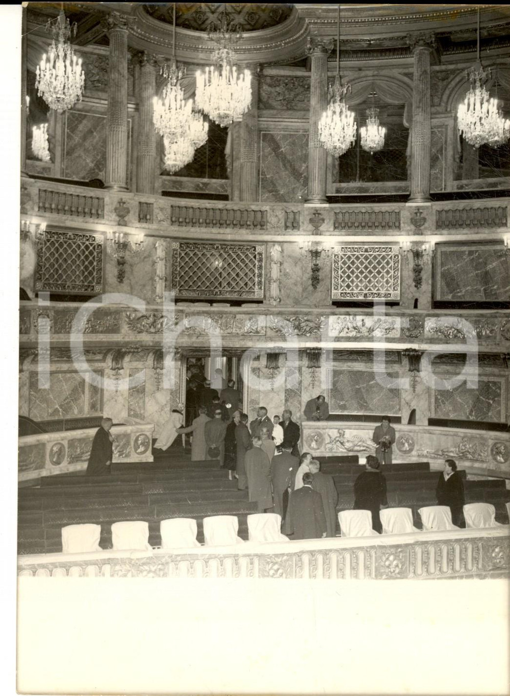 Fotografia d epoca originale 1957 VERSAILLES OpÃ©ra GABRIEL restaurÃ© attend la reine Elizabeth Photo 13x18 1