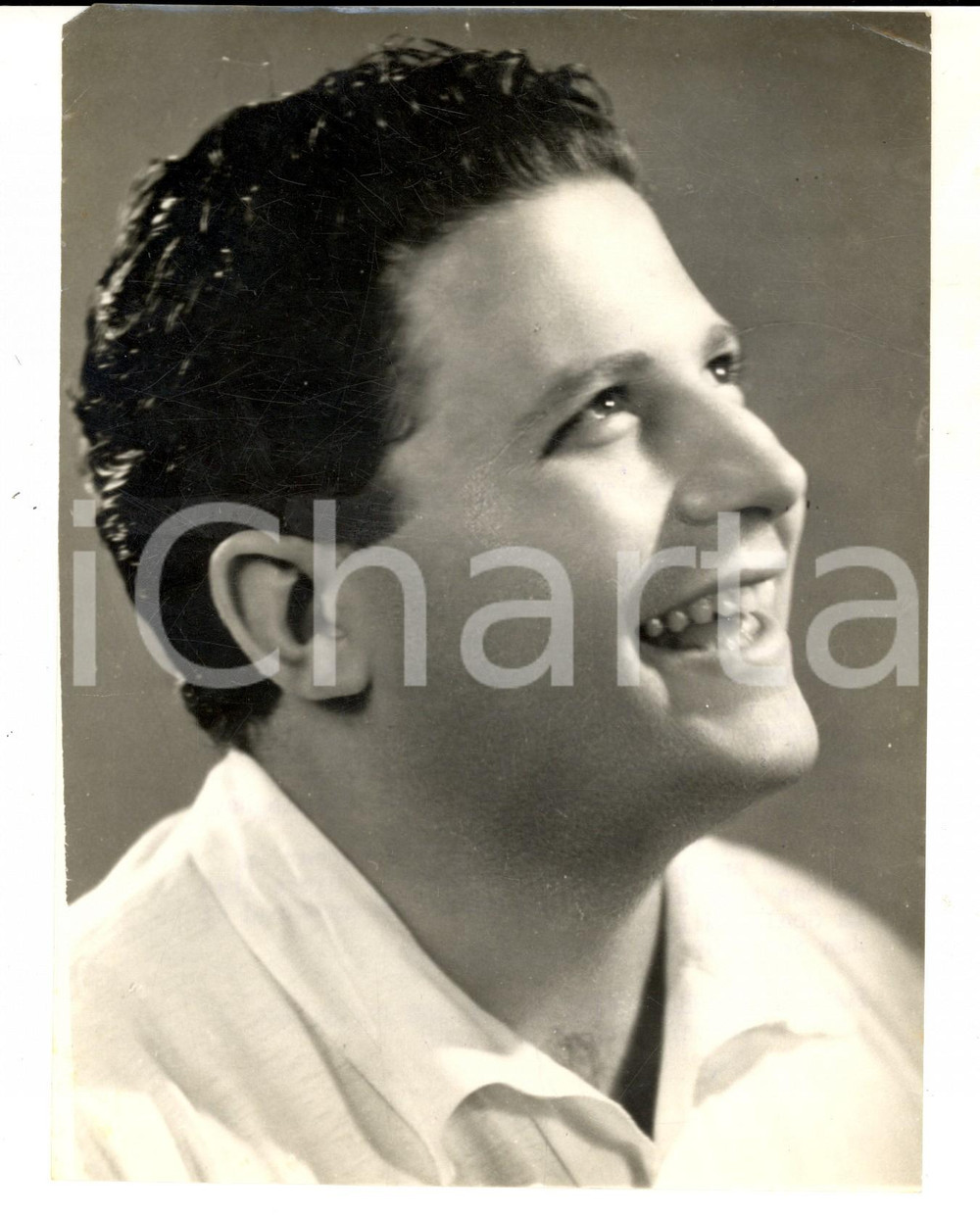 Fotografia d epoca originale 1957 LIRICA Ritratto del tenore Luigi INFANTINO in tournÃ©e a Londra Foto 18x24 1