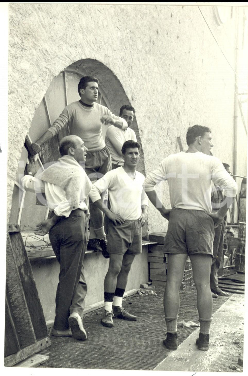 Fotografia d epoca originale 1959 USCIO CALCIO Ritiro GENOA Maurizio BRUNO Mario PANTALEONI Ardico MAGNINI 1