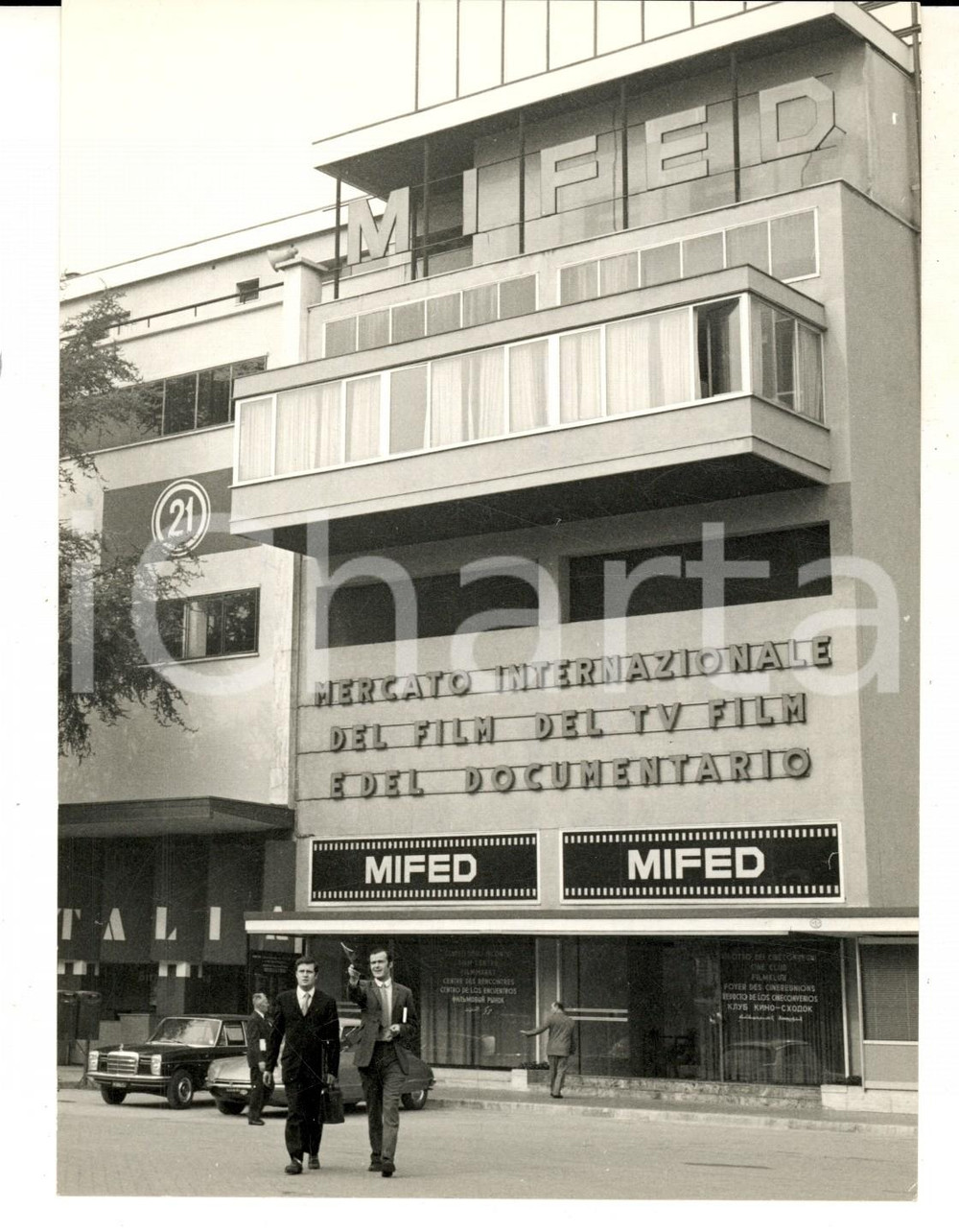 Fotografia d epoca originale 1969 MILANO CINEMA XX MIFED La sede della manifestazione Foto 14x18 cm 1