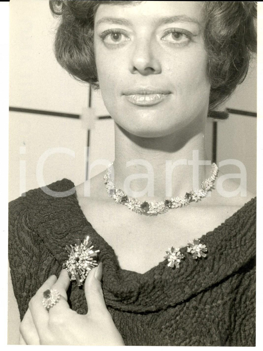 Fotografia d epoca originale 1969 MILANO Hotel CONTINENTALE Presentazione gioielli GÃœBELIN Foto 13x18 cm 1
