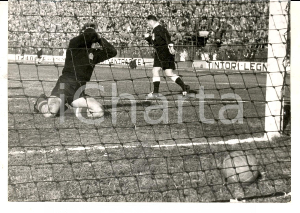 Fotografia d epoca originale 1960 ca CALCIO SERIE A Stadio Marassi GENOA Disperazione del portiere Foto 1