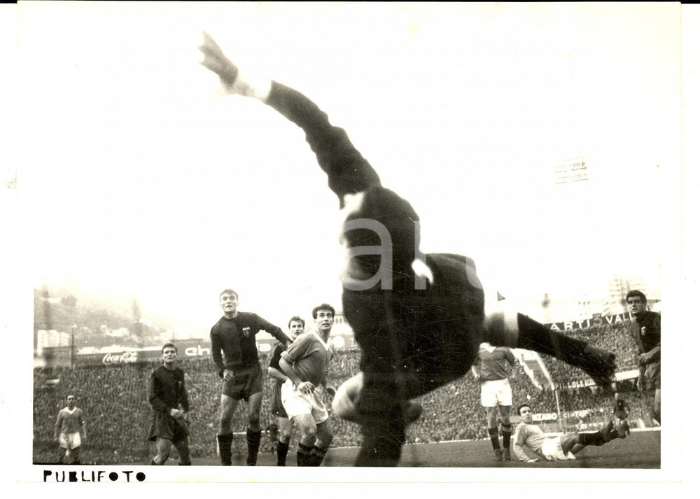 Fotografia d epoca originale 1960 ca CALCIO SERIE A Stadio Marassi GENOA Parata del portiere Foto 18x13 1
