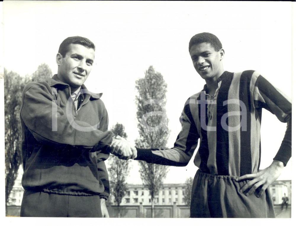 Fotografia d epoca originale 1965 ca CALCIO SERIE A Beniamino DI GIACOMO e Jair DA COSTA Foto 18x13 cm 1