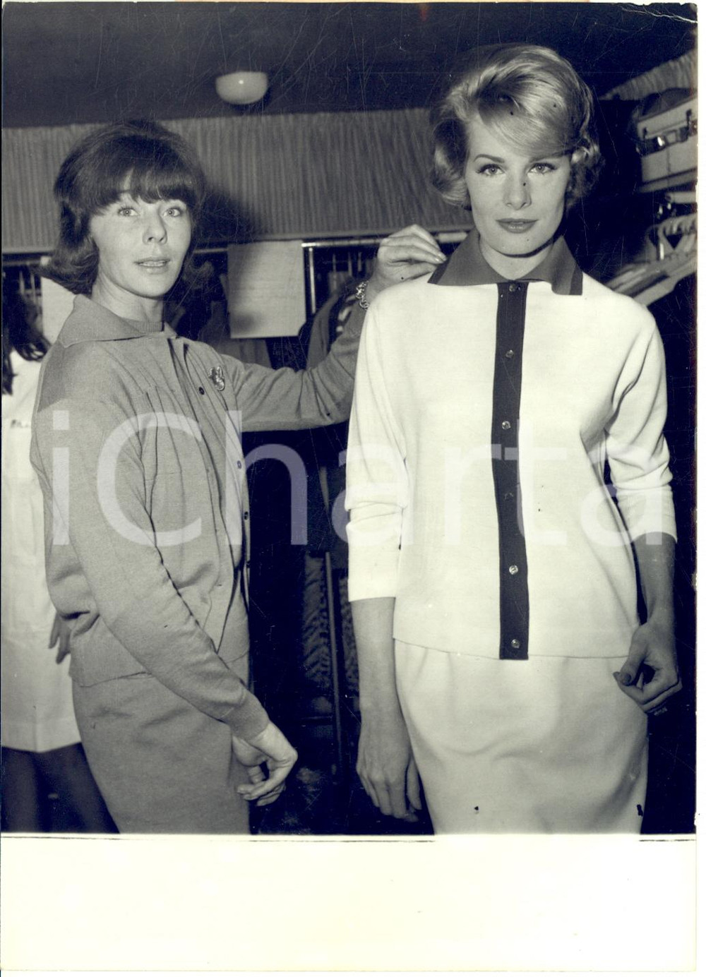 Fotografia d epoca originale 1961 MONTECARLO La modella BETTINA presenta la propria collezione Foto 14x18 cm 1