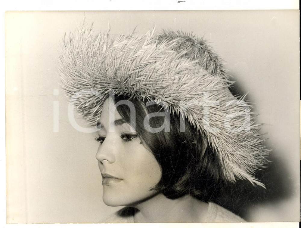 Fotografia d epoca originale 1961 MODE PARIS Chapeau breton en paillasson  CrÃ©ation MARIECHRISTINE Photo 1