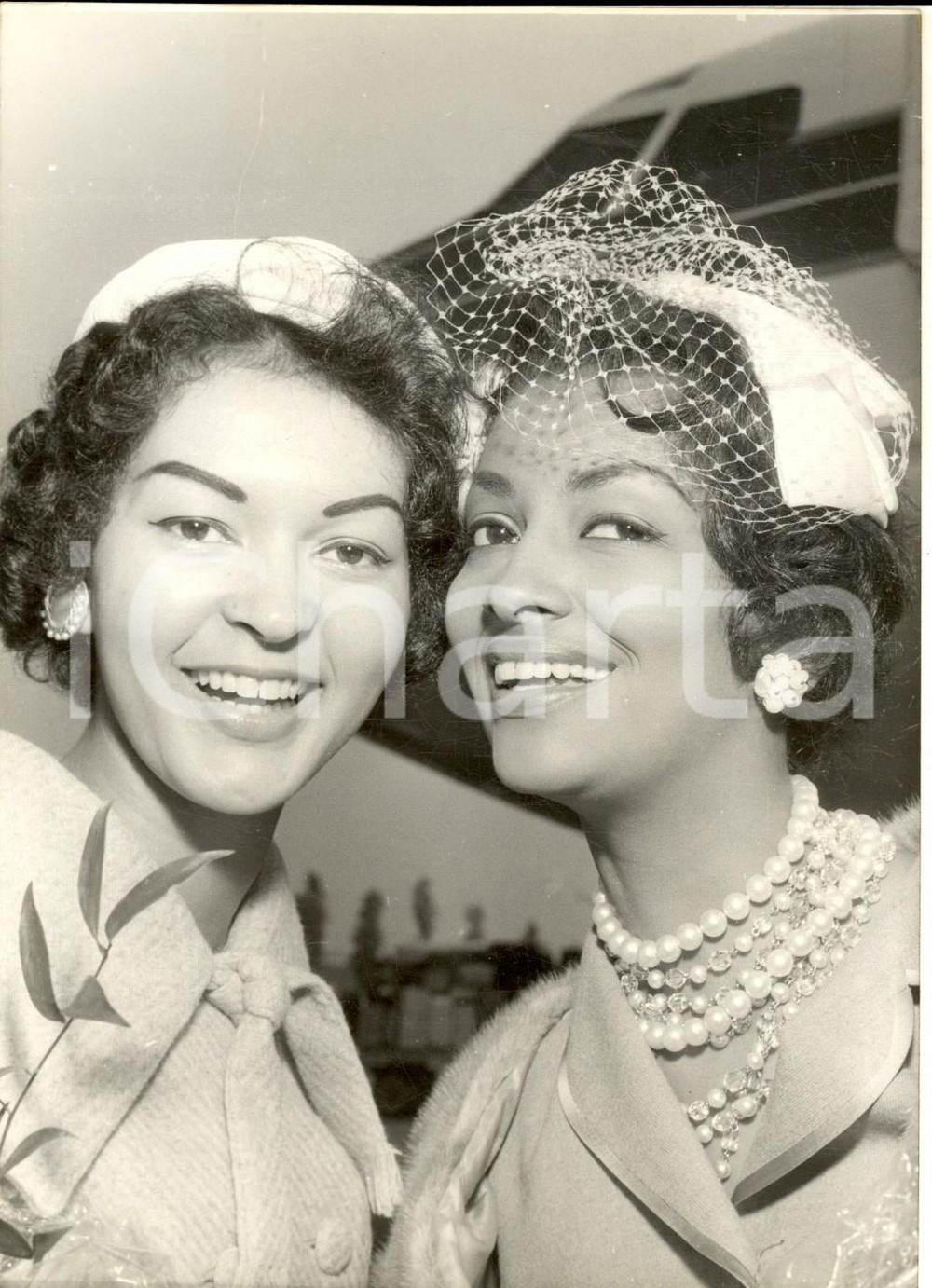 Fotografia d epoca originale 1960 MODA PARIS ORLY Le modelle HUNDLEY ed Helen WILLIAMS Foto 13x18 cm 1