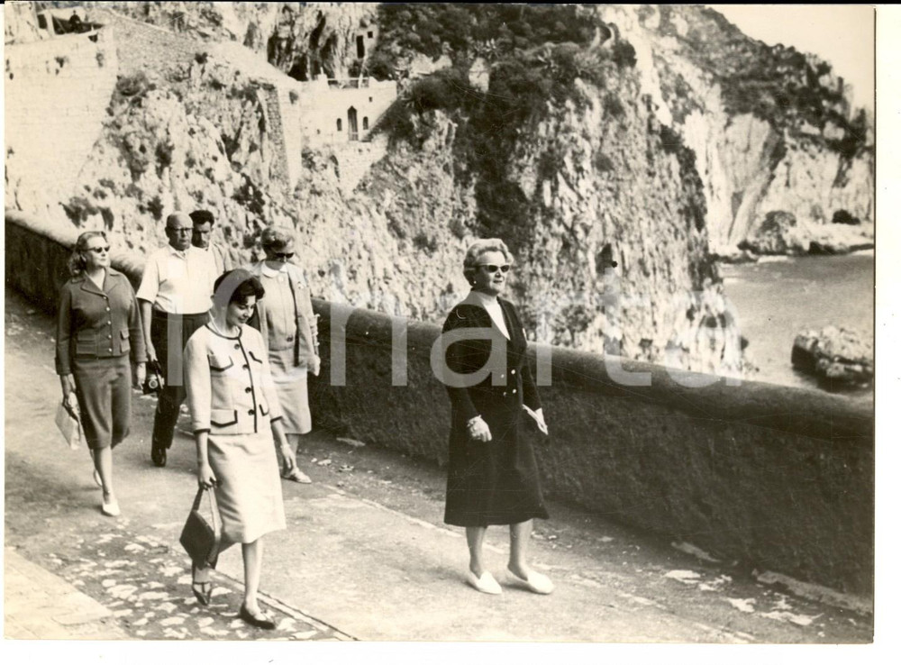 Fotografia d epoca originale 1959 NAPOLI Ex imperatrice SORAYA in vacanza con la madre Fotografia 18x13 1